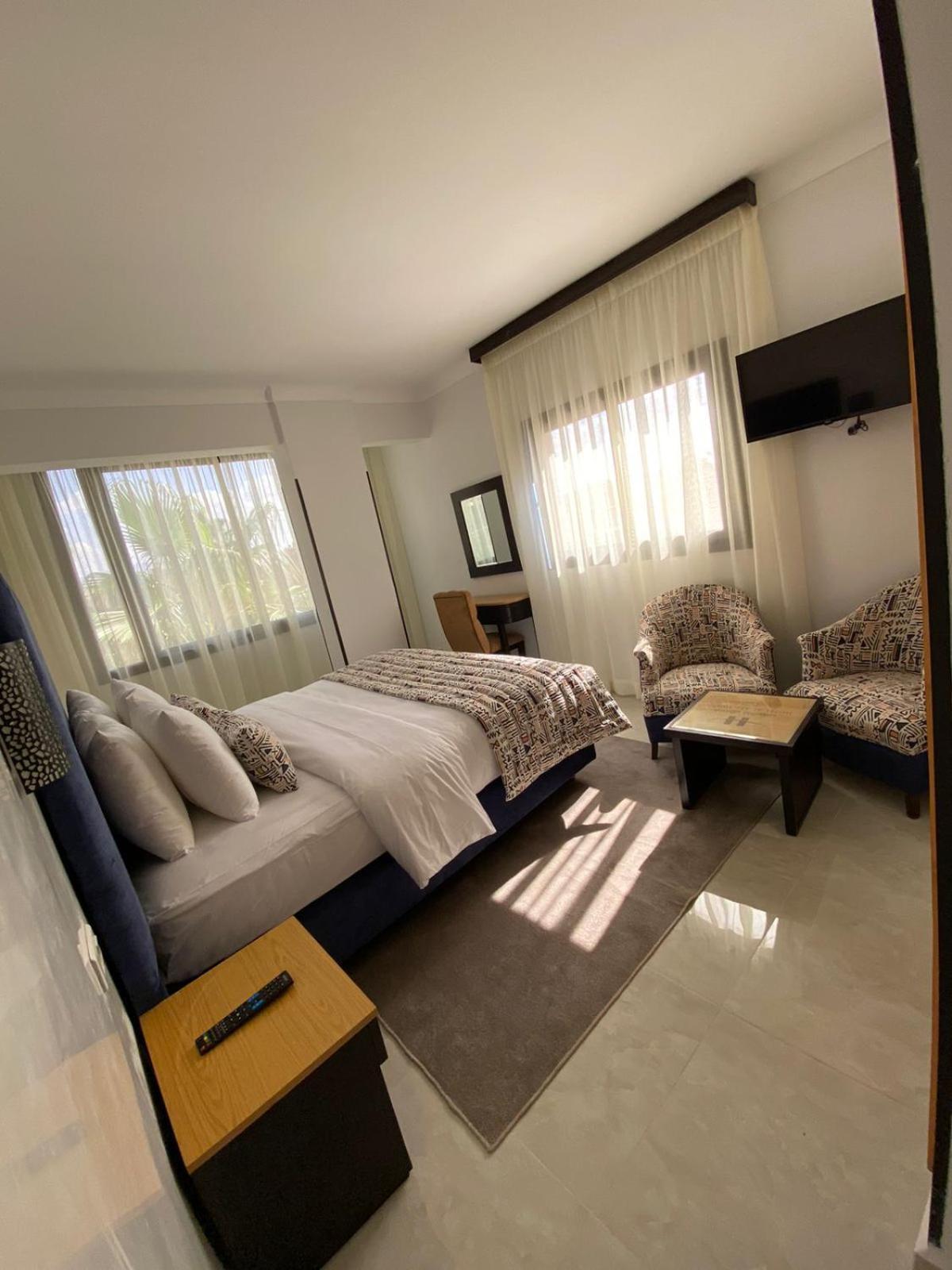 Al Akhawayn Hotel Oujda Exterior photo
