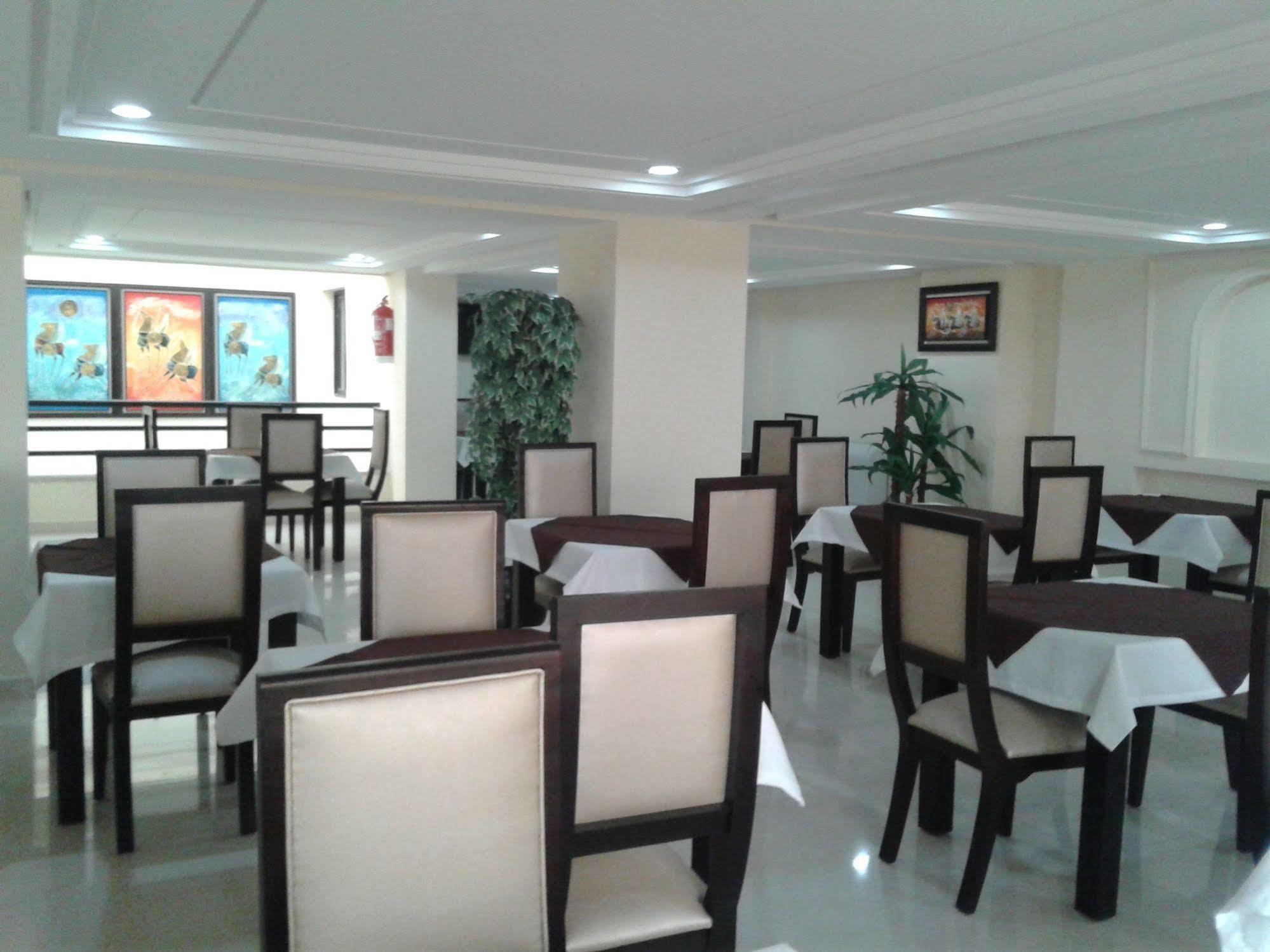 Al Akhawayn Hotel Oujda Exterior photo