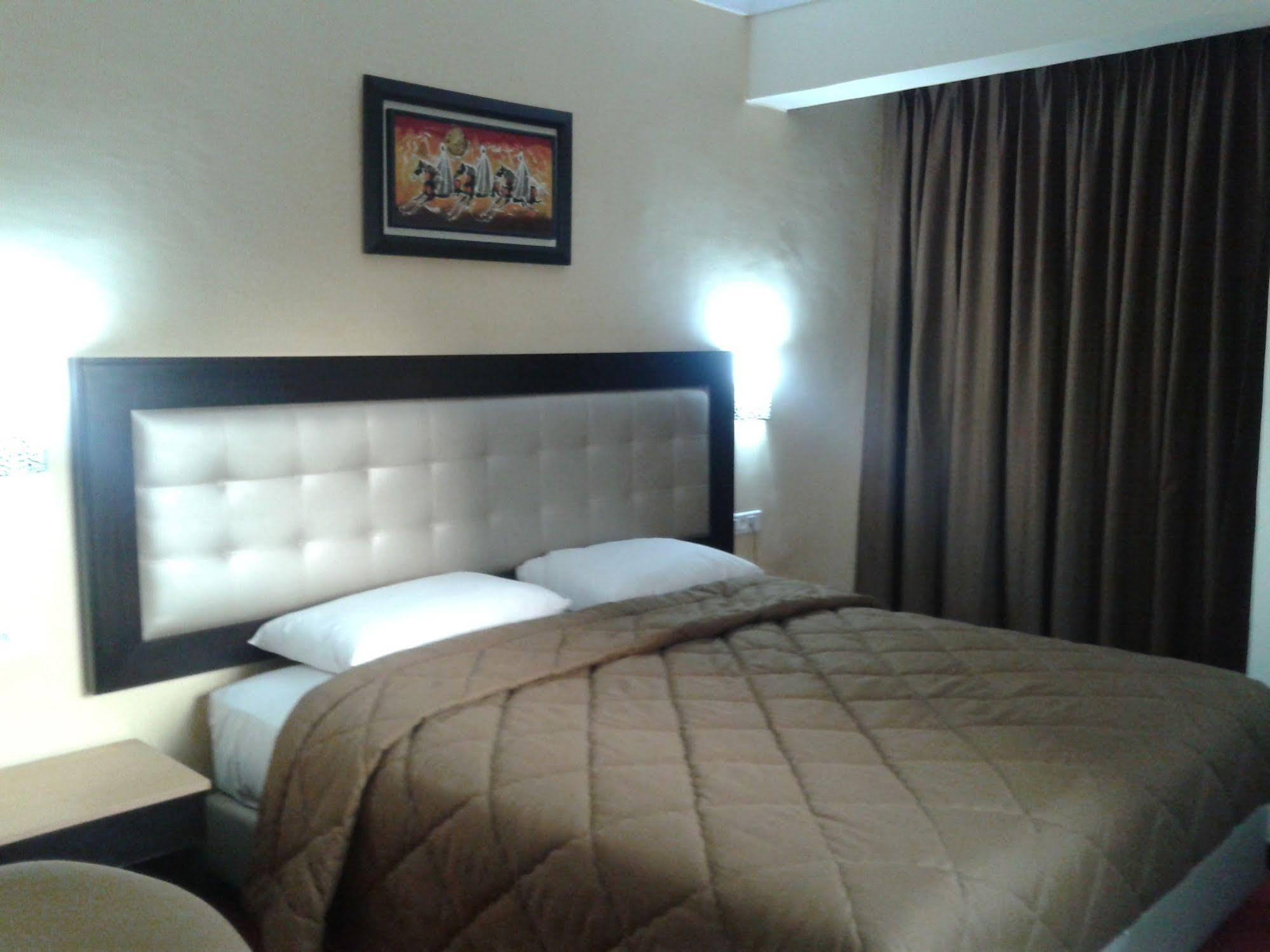Al Akhawayn Hotel Oujda Exterior photo