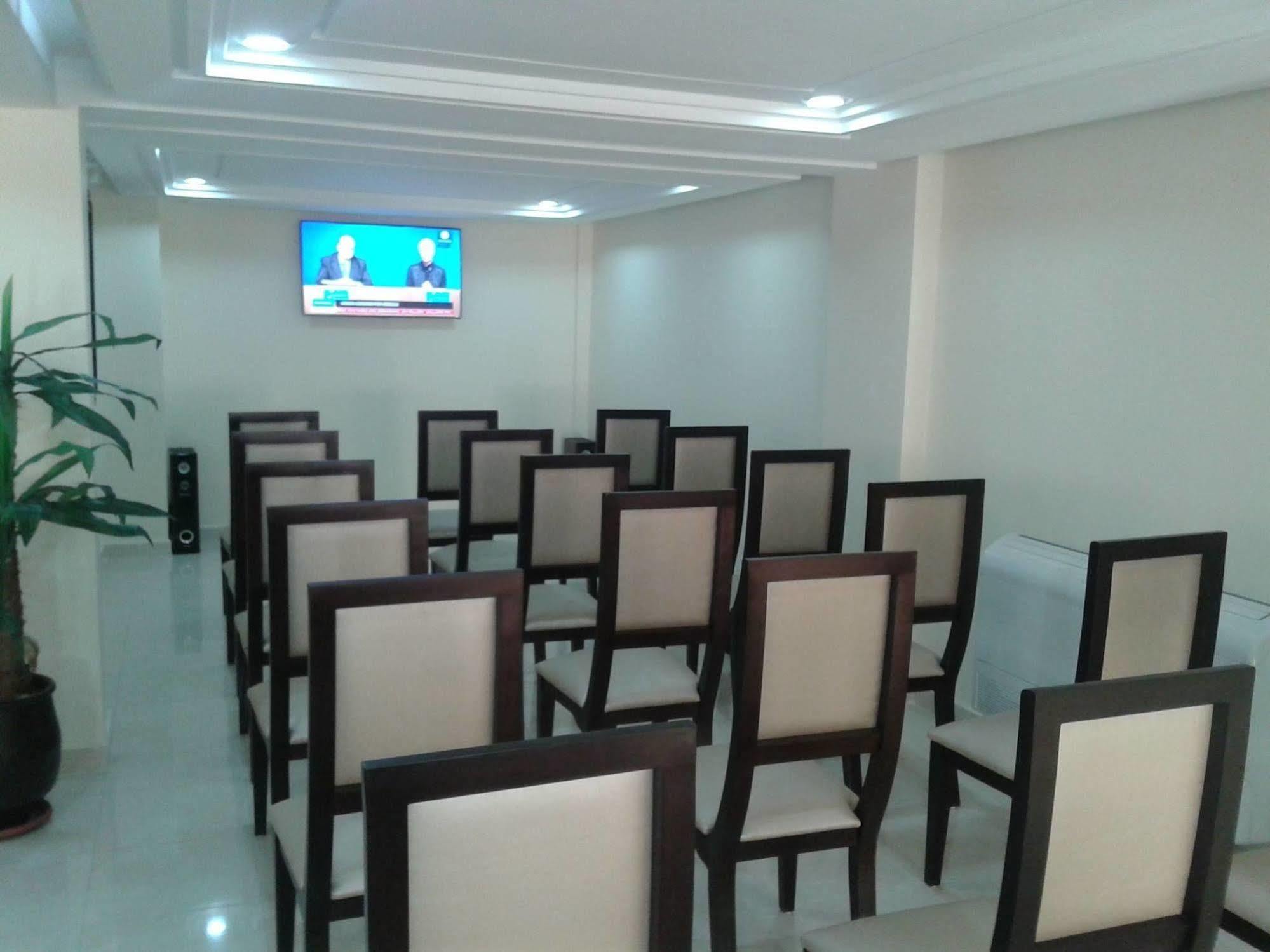 Al Akhawayn Hotel Oujda Exterior photo