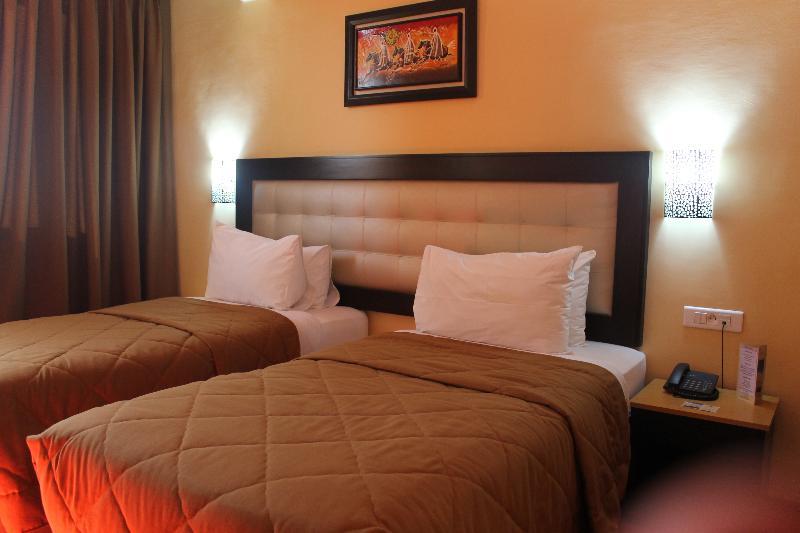Al Akhawayn Hotel Oujda Exterior photo
