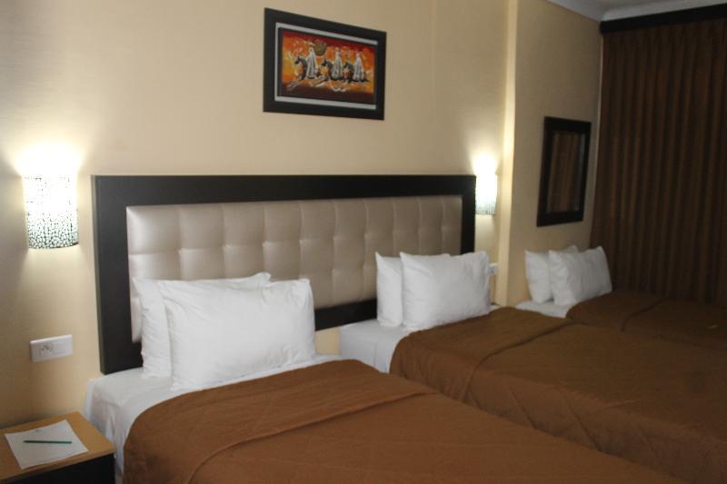 Al Akhawayn Hotel Oujda Exterior photo